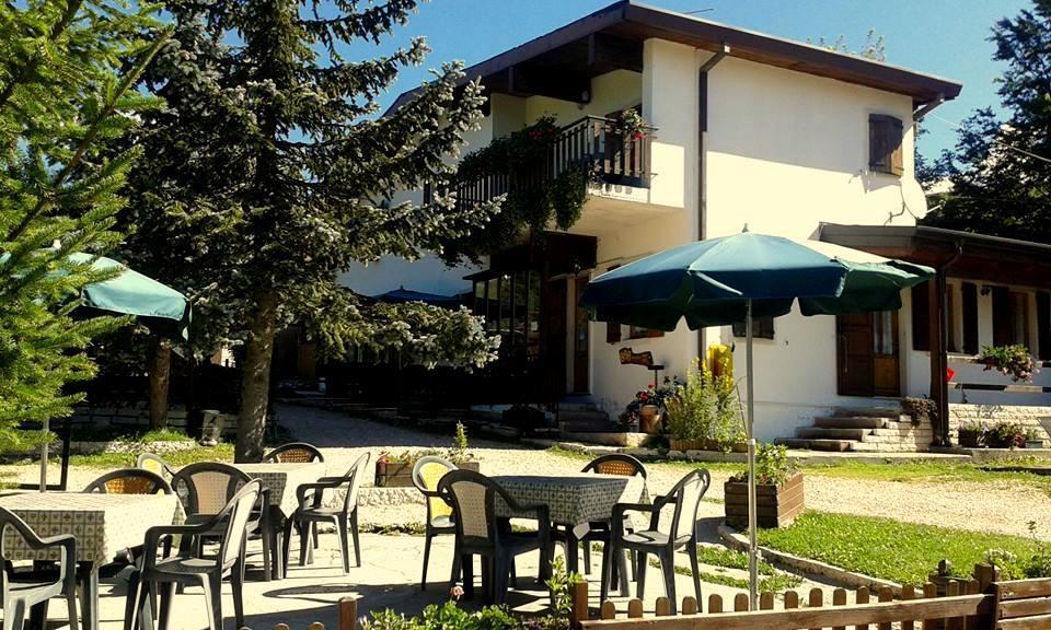 Hôtel Campeggio Branchetto à Bosco Chiesanuova Extérieur photo