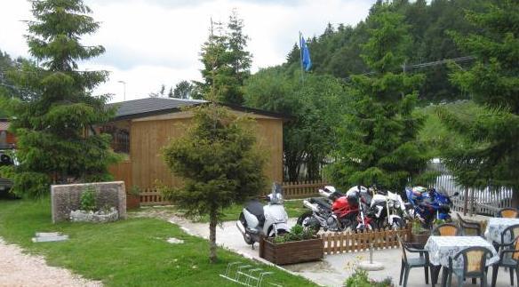 Hôtel Campeggio Branchetto à Bosco Chiesanuova Extérieur photo